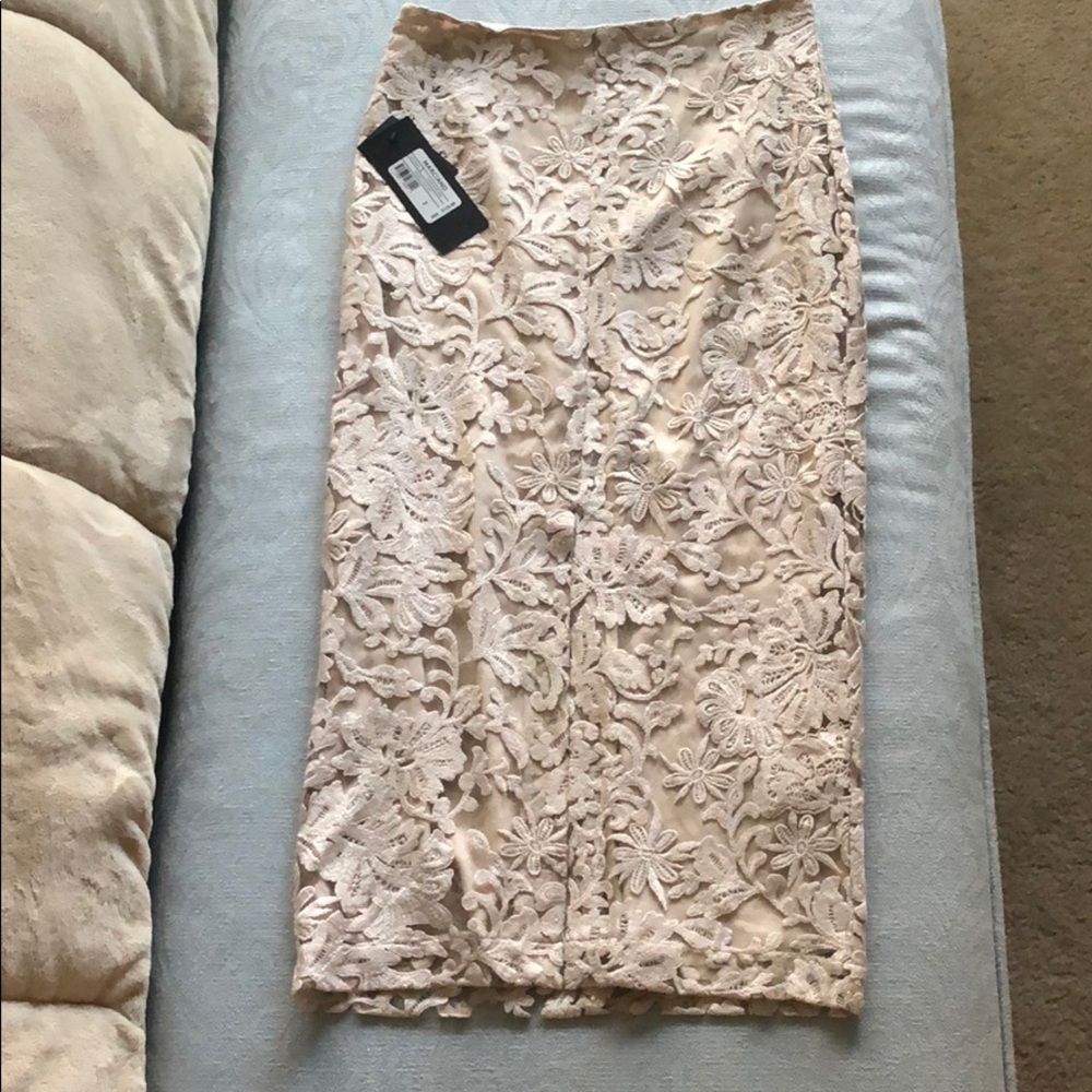 Marciano Rose Beige Lace Skirt. New with tags